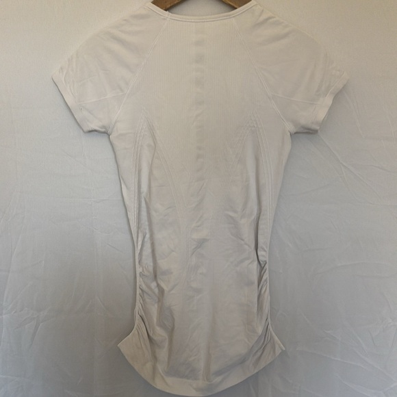 Athleta tee - Picture 2 of 3